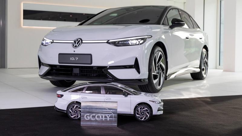 Електричний седан Volkswagen ID.7 — Автомобіль року в Німеччині 2024