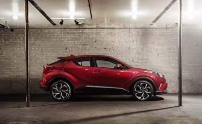 3695b060-2018-toyota-c-hr-2